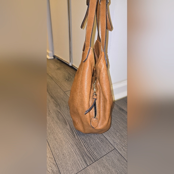 Stitch Fix Street Level Vegan Leather Cognac Hobo Finley Bag Gold Hardware - Picture 3 of 10